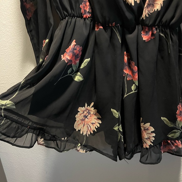 Black Floral Romper - Picture 3 of 4